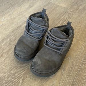 Barely worn men’s uggs